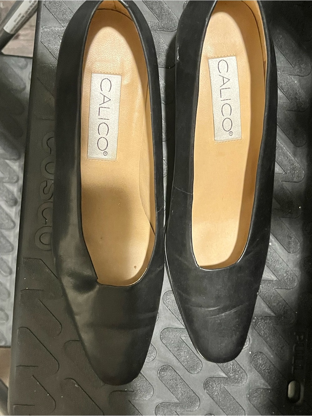 Calico Women's Black Square-Toe heels